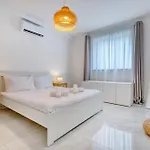 Beautiful 1br With Balcony Close To The By 360 Estates Apartman